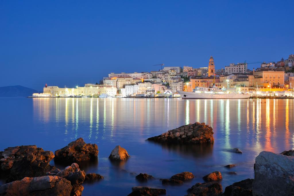Apartamento Cento Passi Dal Mare Gaeta Habitación foto