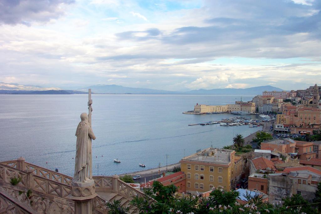 Apartamento Cento Passi Dal Mare Gaeta Exterior foto